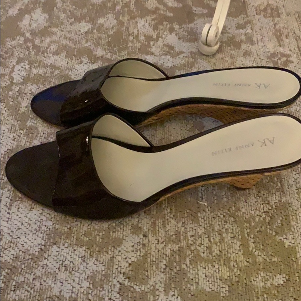 Anne Klein - Size 11 Kitten Heels